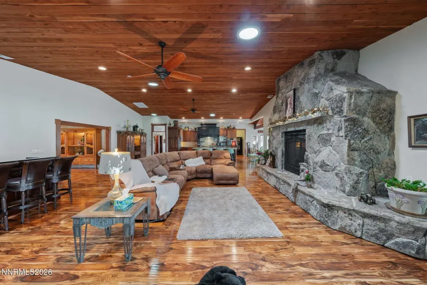 951 Riverview, Gardnerville, Nevada 89460, 5 Bedrooms Bedrooms, ,5 BathroomsBathrooms,Residential,Residential,Riverview,260003503