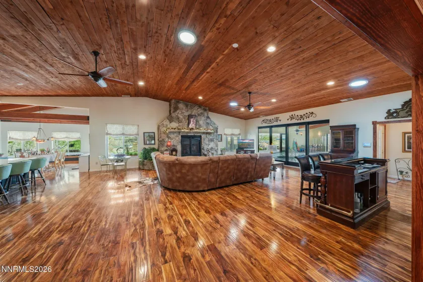 951 Riverview, Gardnerville, Nevada 89460, 5 Bedrooms Bedrooms, ,5 BathroomsBathrooms,Residential,Residential,Riverview,260003503