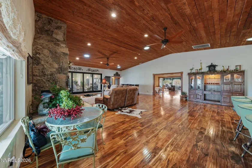 951 Riverview, Gardnerville, Nevada 89460, 5 Bedrooms Bedrooms, ,5 BathroomsBathrooms,Residential,Residential,Riverview,260003503