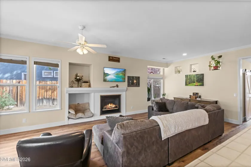 7815 Almeria, Sparks, Nevada 89436, 4 Bedrooms Bedrooms, ,2 BathroomsBathrooms,Residential,Residential,Almeria,260003505