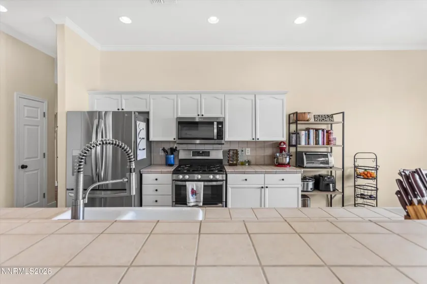 7815 Almeria, Sparks, Nevada 89436, 4 Bedrooms Bedrooms, ,2 BathroomsBathrooms,Residential,Residential,Almeria,260003505