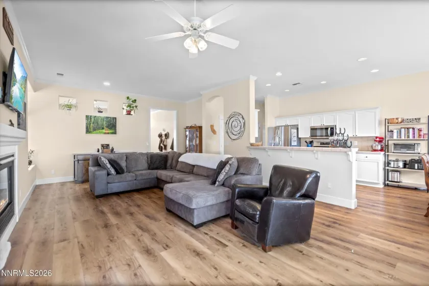 7815 Almeria, Sparks, Nevada 89436, 4 Bedrooms Bedrooms, ,2 BathroomsBathrooms,Residential,Residential,Almeria,260003505