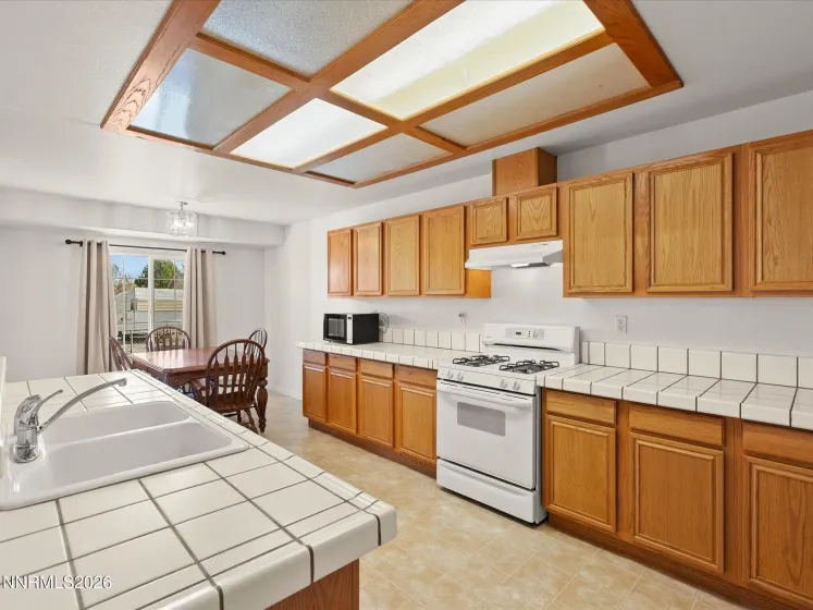 1469 Rosy Finch, Sparks, Nevada 89441, 4 Bedrooms Bedrooms, ,2 BathroomsBathrooms,Residential,Residential,Rosy Finch,260003504