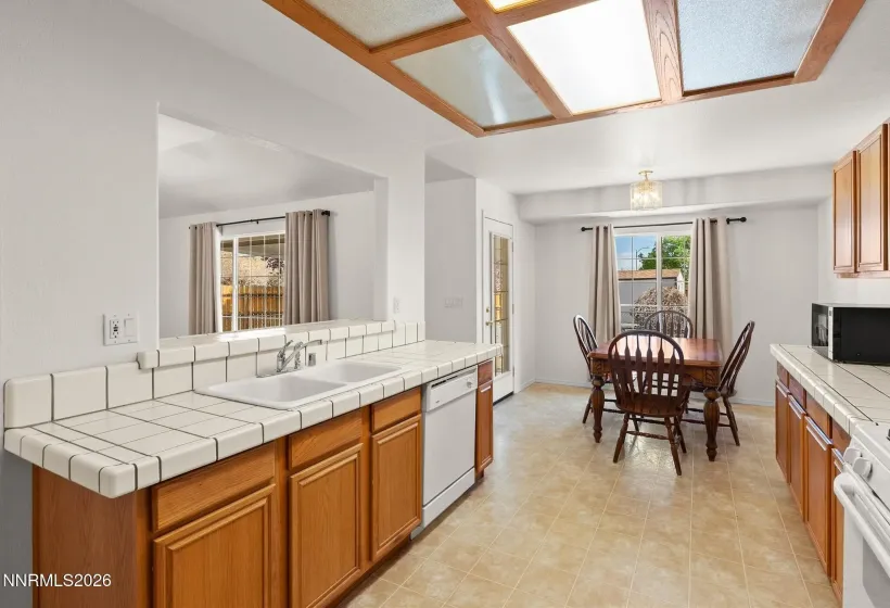 1469 Rosy Finch, Sparks, Nevada 89441, 4 Bedrooms Bedrooms, ,2 BathroomsBathrooms,Residential,Residential,Rosy Finch,260003504