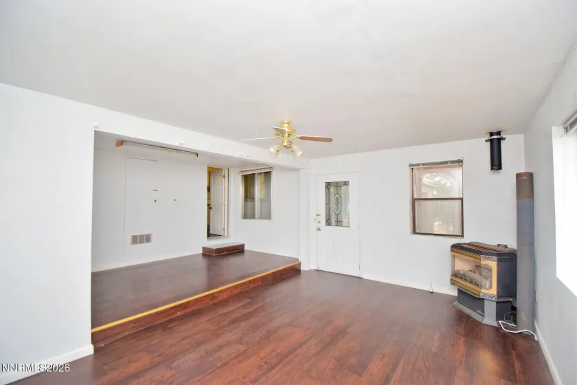 550 Quartz, Sun Valley, Nevada 89433, 3 Bedrooms Bedrooms, ,2 BathroomsBathrooms,Residential,Residential,Quartz,260001682