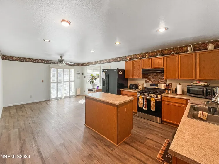 8330 Halladale, Reno, Nevada 89506, 3 Bedrooms Bedrooms, ,2 BathroomsBathrooms,Residential,Residential,Halladale,260003509