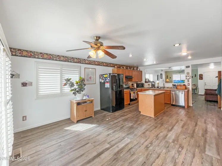 8330 Halladale, Reno, Nevada 89506, 3 Bedrooms Bedrooms, ,2 BathroomsBathrooms,Residential,Residential,Halladale,260003509