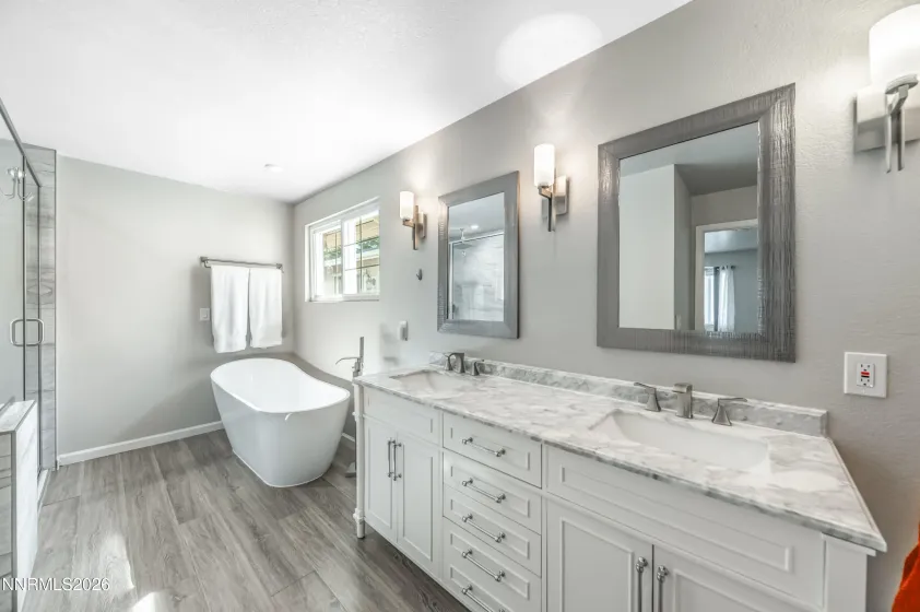 11130 Bondshire, Reno, Nevada 89511, 6 Bedrooms Bedrooms, ,3 BathroomsBathrooms,Residential,Residential,Bondshire,260003512