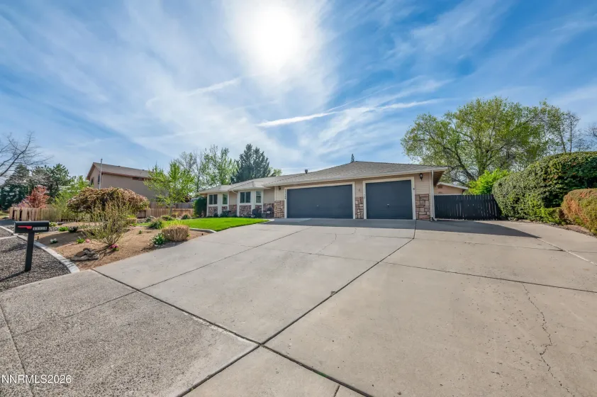 11130 Bondshire, Reno, Nevada 89511, 6 Bedrooms Bedrooms, ,3 BathroomsBathrooms,Residential,Residential,Bondshire,260003512