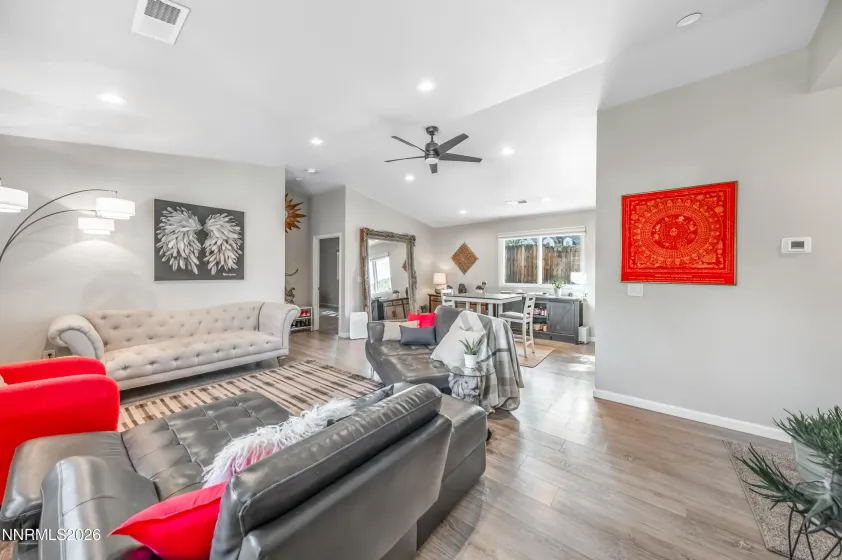 11130 Bondshire, Reno, Nevada 89511, 6 Bedrooms Bedrooms, ,3 BathroomsBathrooms,Residential,Residential,Bondshire,260003512