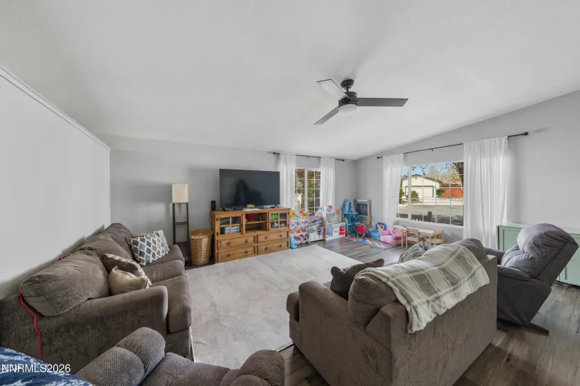 5950 Sunrose, Sun Valley, Nevada 89433, 3 Bedrooms Bedrooms, ,2 BathroomsBathrooms,Residential,Residential,Sunrose,260003518