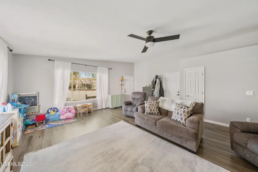 5950 Sunrose, Sun Valley, Nevada 89433, 3 Bedrooms Bedrooms, ,2 BathroomsBathrooms,Residential,Residential,Sunrose,260003518