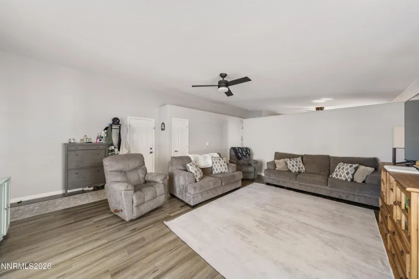 5950 Sunrose, Sun Valley, Nevada 89433, 3 Bedrooms Bedrooms, ,2 BathroomsBathrooms,Residential,Residential,Sunrose,260003518