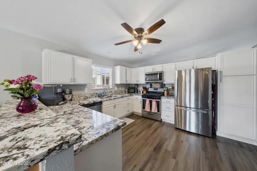 5950 Sunrose, Sun Valley, Nevada 89433, 3 Bedrooms Bedrooms, ,2 BathroomsBathrooms,Residential,Residential,Sunrose,260003518