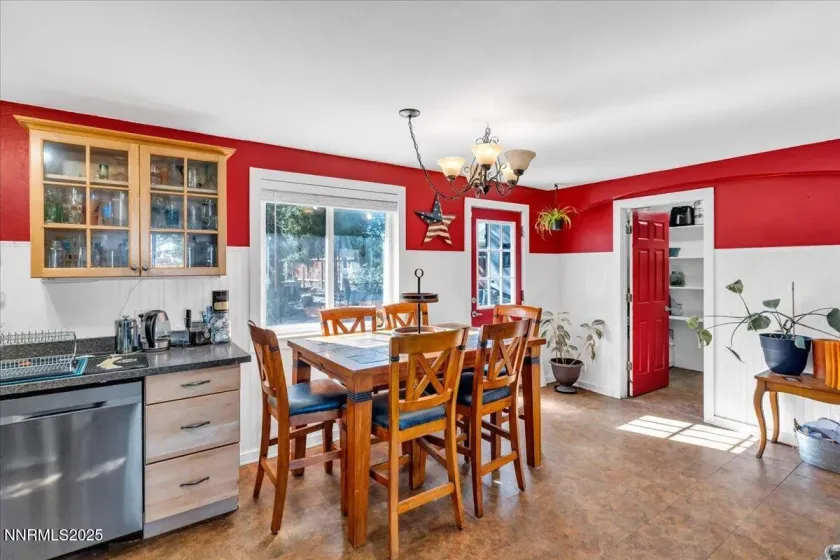 kitchen/dining combo