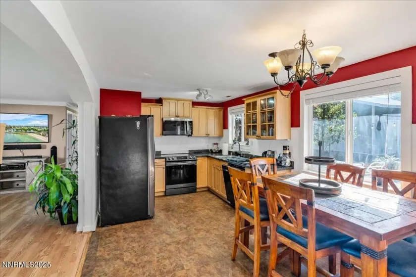 kitchen/dining combo