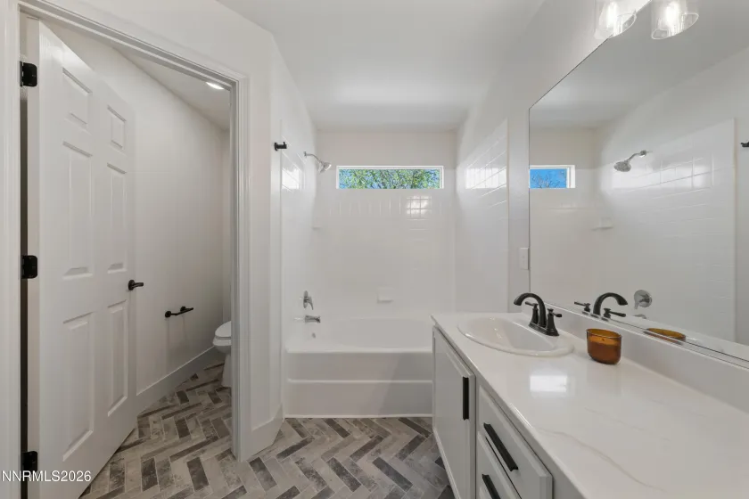 9561 Black Bear, Reno, Nevada 89506, 4 Bedrooms Bedrooms, ,3 BathroomsBathrooms,Residential,Residential,Black Bear,260003526