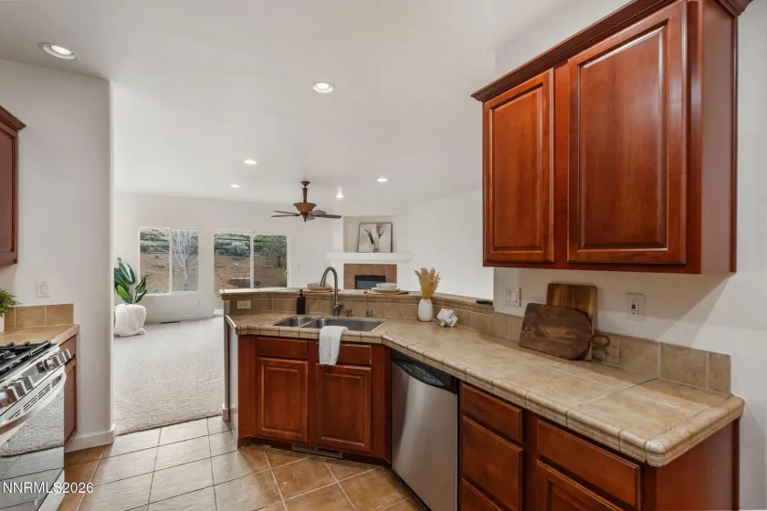 7593 Gold, Reno, Nevada 89506, 3 Bedrooms Bedrooms, ,2 BathroomsBathrooms,Residential,Residential,Gold,260003527