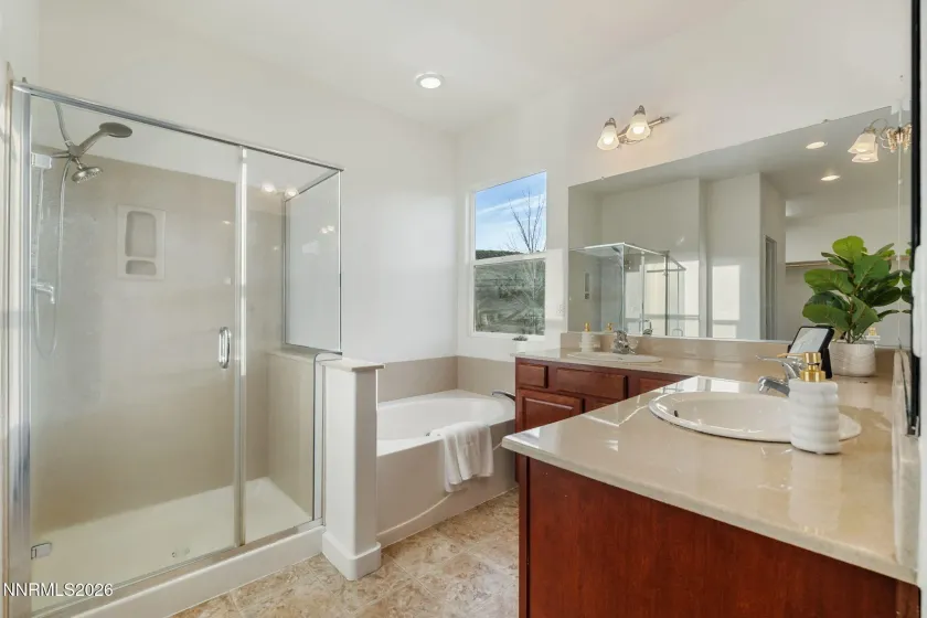 7593 Gold, Reno, Nevada 89506, 3 Bedrooms Bedrooms, ,2 BathroomsBathrooms,Residential,Residential,Gold,260003527