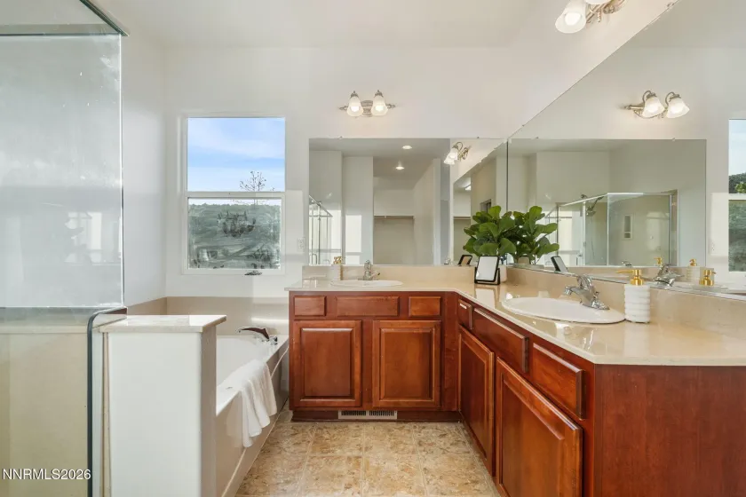 7593 Gold, Reno, Nevada 89506, 3 Bedrooms Bedrooms, ,2 BathroomsBathrooms,Residential,Residential,Gold,260003527