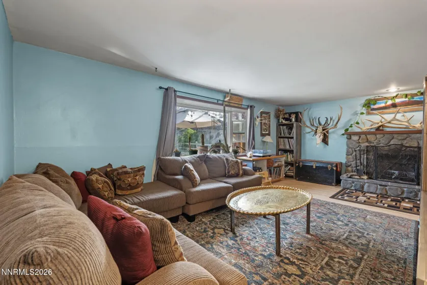 2060 Carlin, Reno, Nevada 89503, 3 Bedrooms Bedrooms, ,2 BathroomsBathrooms,Residential,Residential,Carlin,260003533