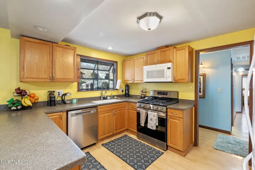 2060 Carlin, Reno, Nevada 89503, 3 Bedrooms Bedrooms, ,2 BathroomsBathrooms,Residential,Residential,Carlin,260003533