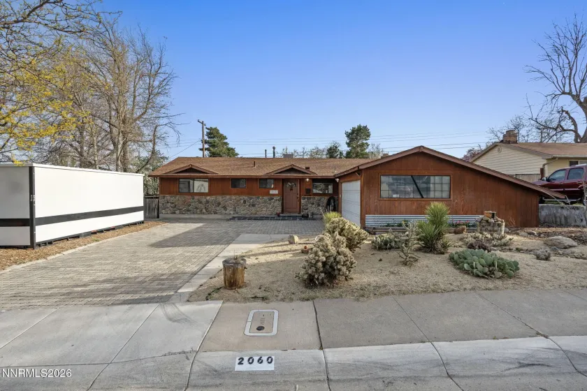 2060 Carlin, Reno, Nevada 89503, 3 Bedrooms Bedrooms, ,2 BathroomsBathrooms,Residential,Residential,Carlin,260003533