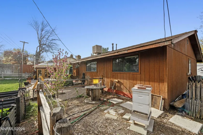 2060 Carlin, Reno, Nevada 89503, 3 Bedrooms Bedrooms, ,2 BathroomsBathrooms,Residential,Residential,Carlin,260003533