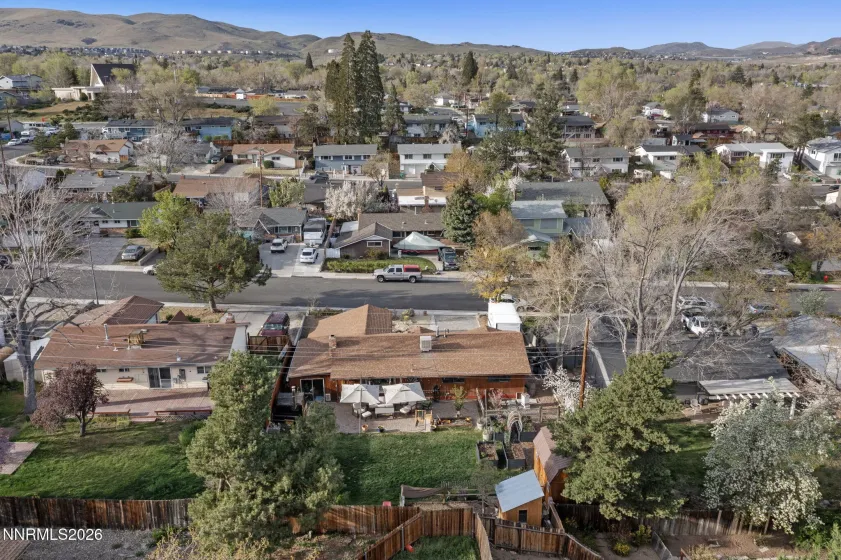 2060 Carlin, Reno, Nevada 89503, 3 Bedrooms Bedrooms, ,2 BathroomsBathrooms,Residential,Residential,Carlin,260003533