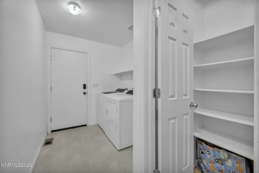 1442 Rosy Finch, Sparks, Nevada 89441, 3 Bedrooms Bedrooms, ,2 BathroomsBathrooms,Residential,Residential,Rosy Finch,260003532