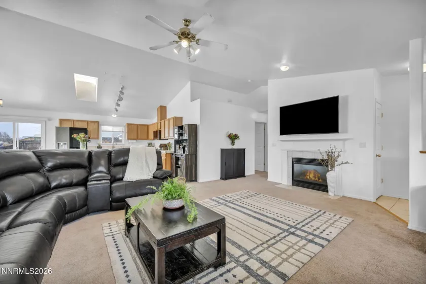 1442 Rosy Finch, Sparks, Nevada 89441, 3 Bedrooms Bedrooms, ,2 BathroomsBathrooms,Residential,Residential,Rosy Finch,260003532