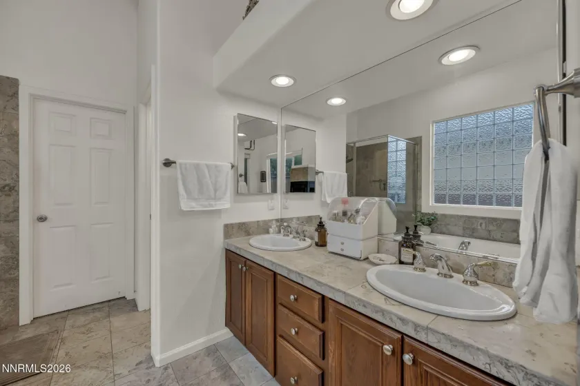 7442 Celeste, Reno, Nevada 89511, 3 Bedrooms Bedrooms, ,2 BathroomsBathrooms,Residential,Residential,Celeste,260003538