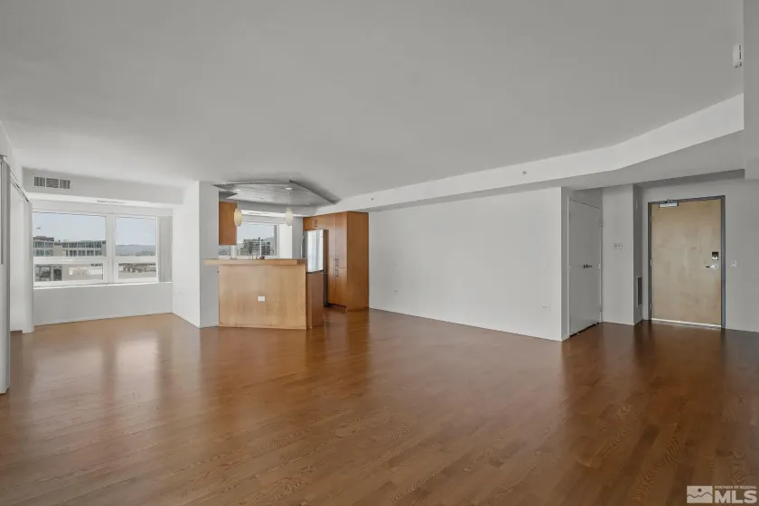 255 Sierra, Reno, Nevada 89501, 1 Bedroom Bedrooms, ,1 BathroomBathrooms,Residential,Residential,Sierra,260003554