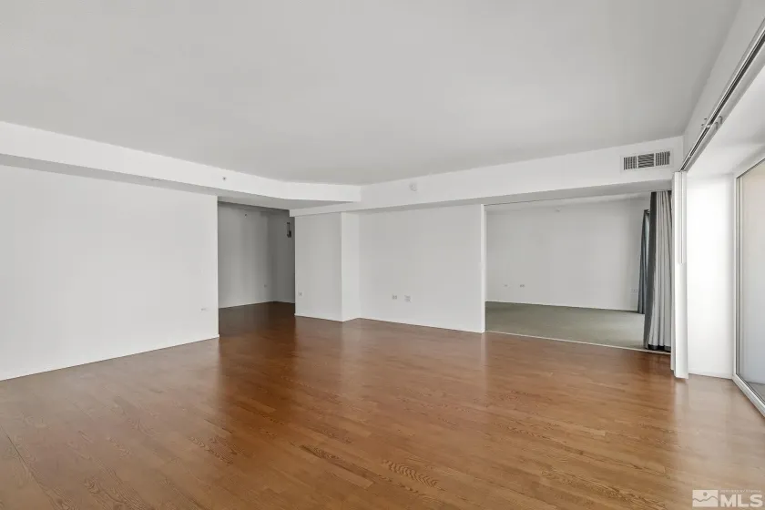 255 Sierra, Reno, Nevada 89501, 1 Bedroom Bedrooms, ,1 BathroomBathrooms,Residential,Residential,Sierra,260003554