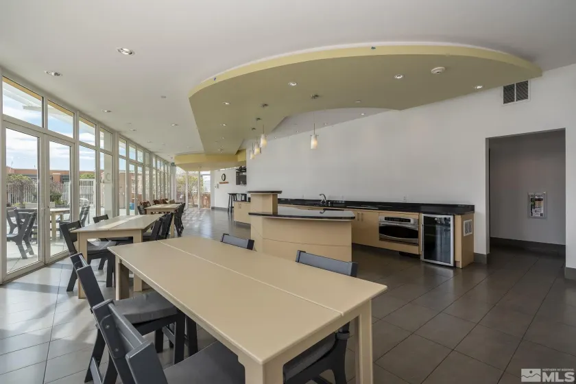 255 Sierra, Reno, Nevada 89501, 1 Bedroom Bedrooms, ,1 BathroomBathrooms,Residential,Residential,Sierra,260003554