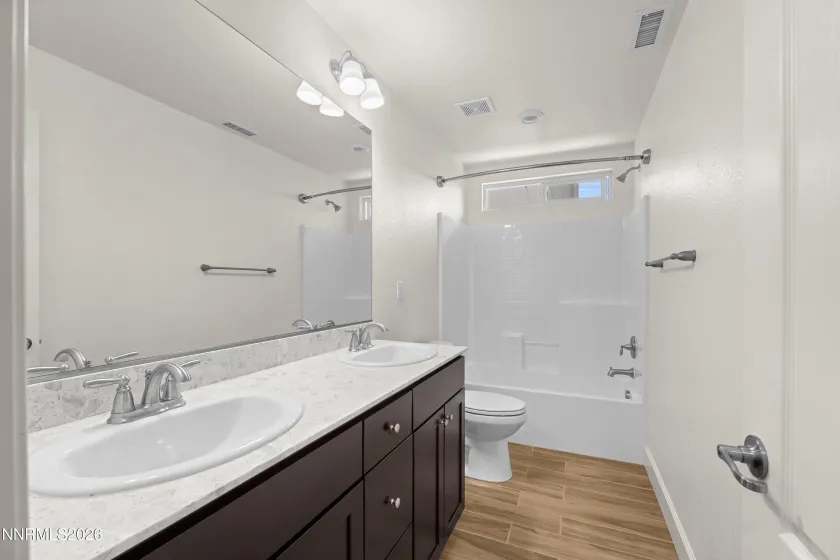 7423 Comet, Sparks, Nevada 89436, 4 Bedrooms Bedrooms, ,3 BathroomsBathrooms,Residential,Residential,Comet,260003563