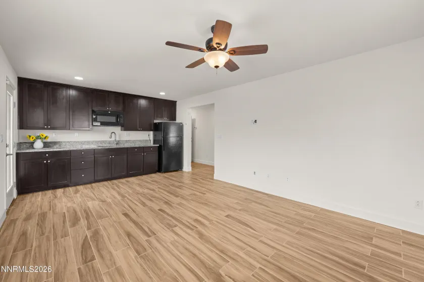 7423 Comet, Sparks, Nevada 89436, 4 Bedrooms Bedrooms, ,3 BathroomsBathrooms,Residential,Residential,Comet,260003563