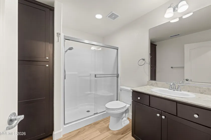 7423 Comet, Sparks, Nevada 89436, 4 Bedrooms Bedrooms, ,3 BathroomsBathrooms,Residential,Residential,Comet,260003563