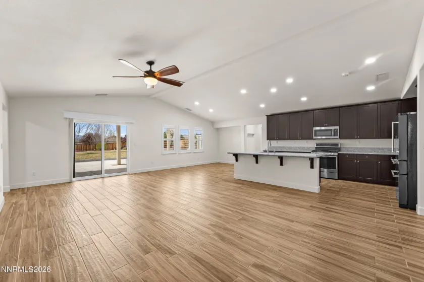 7423 Comet, Sparks, Nevada 89436, 4 Bedrooms Bedrooms, ,3 BathroomsBathrooms,Residential,Residential,Comet,260003563