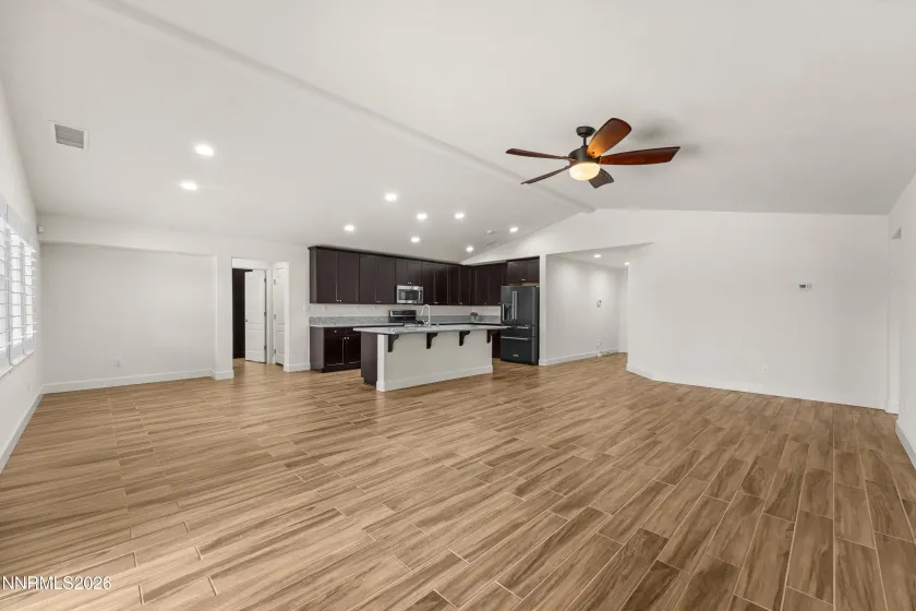 7423 Comet, Sparks, Nevada 89436, 4 Bedrooms Bedrooms, ,3 BathroomsBathrooms,Residential,Residential,Comet,260003563