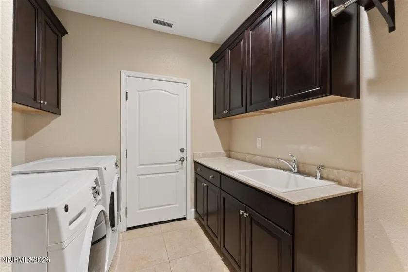 2775 Trail Rider, Reno, Nevada 89521, 4 Bedrooms Bedrooms, ,3 BathroomsBathrooms,Residential,Residential,Trail Rider,260003530