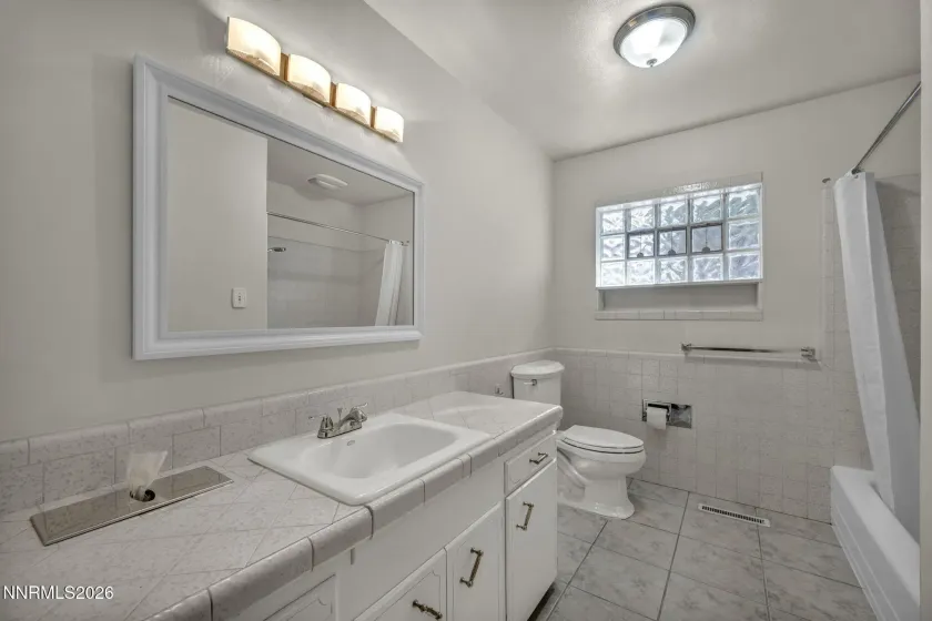 3325 Hidden Valley, Reno, Nevada 89502, 3 Bedrooms Bedrooms, ,3 BathroomsBathrooms,Residential,Residential,Hidden Valley,260003568