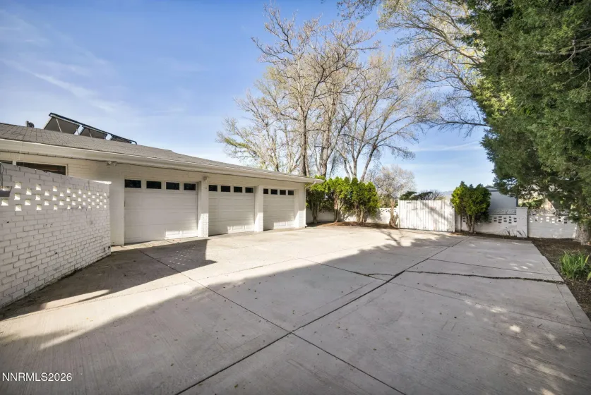 3325 Hidden Valley, Reno, Nevada 89502, 3 Bedrooms Bedrooms, ,3 BathroomsBathrooms,Residential,Residential,Hidden Valley,260003568