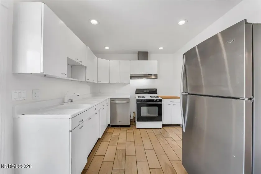 8704 Aquifer, Reno, Nevada 89506, 2 Bedrooms Bedrooms, ,2 BathroomsBathrooms,Residential,Residential,Aquifer,260003575