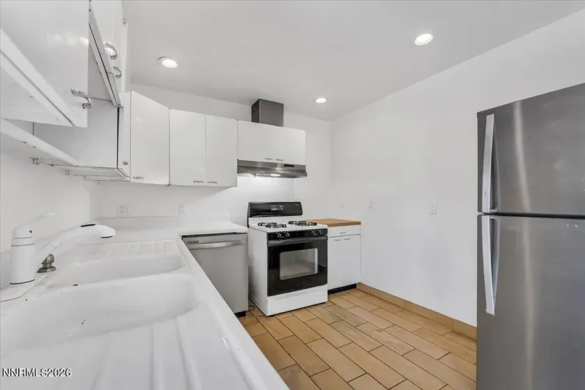 8704 Aquifer, Reno, Nevada 89506, 2 Bedrooms Bedrooms, ,2 BathroomsBathrooms,Residential,Residential,Aquifer,260003575