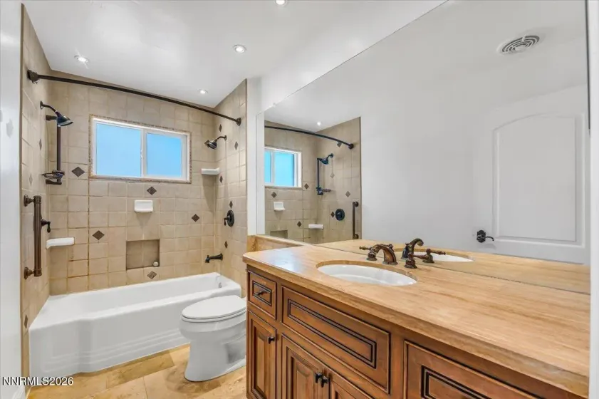 8704 Aquifer, Reno, Nevada 89506, 2 Bedrooms Bedrooms, ,2 BathroomsBathrooms,Residential,Residential,Aquifer,260003575