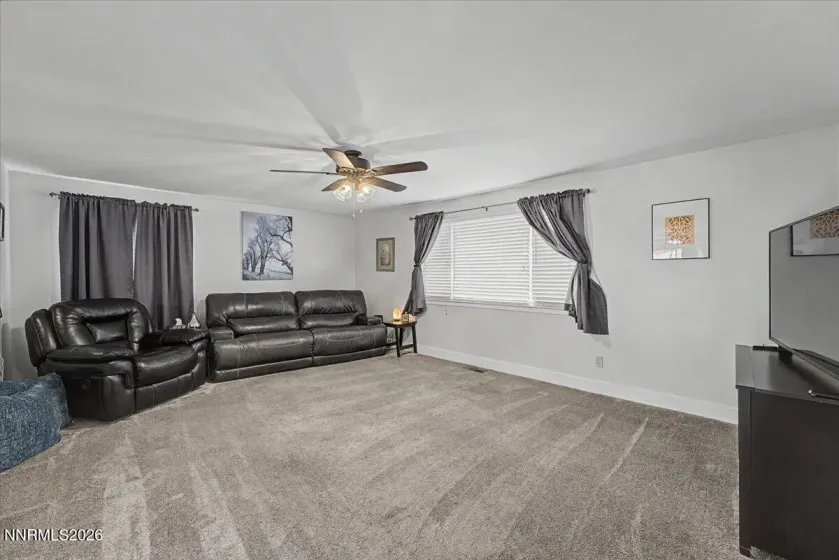 1404 Robinson, Carson City, Nevada 89701, 3 Bedrooms Bedrooms, ,2 BathroomsBathrooms,Residential,Residential,Robinson,260003583