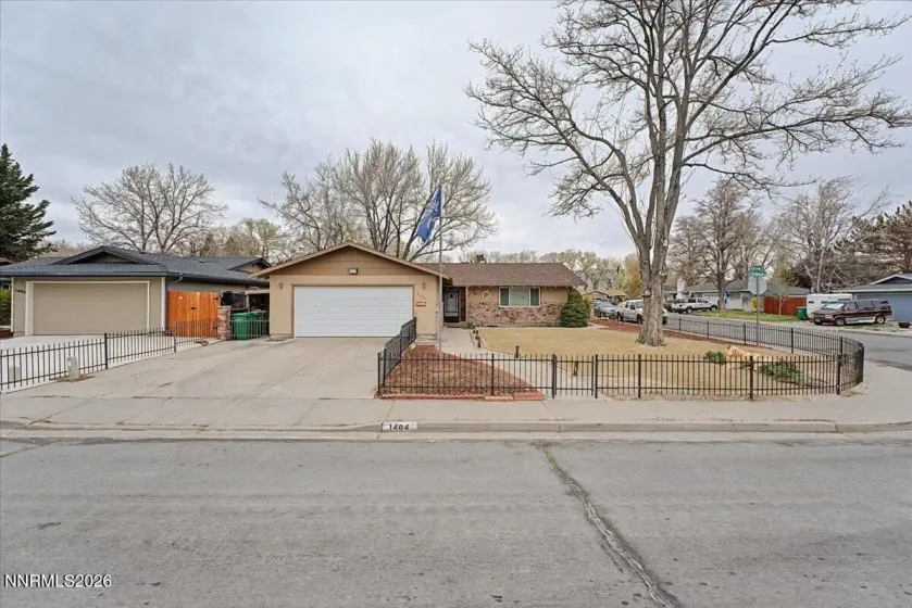 1404 Robinson, Carson City, Nevada 89701, 3 Bedrooms Bedrooms, ,2 BathroomsBathrooms,Residential,Residential,Robinson,260003583