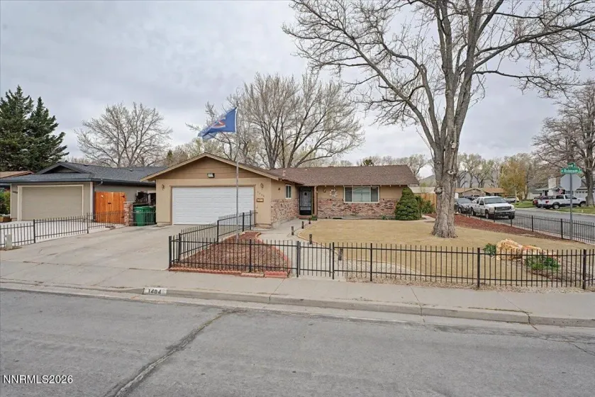 1404 Robinson, Carson City, Nevada 89701, 3 Bedrooms Bedrooms, ,2 BathroomsBathrooms,Residential,Residential,Robinson,260003583