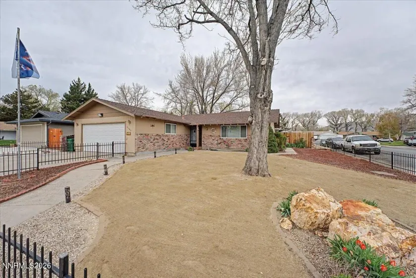 1404 Robinson, Carson City, Nevada 89701, 3 Bedrooms Bedrooms, ,2 BathroomsBathrooms,Residential,Residential,Robinson,260003583